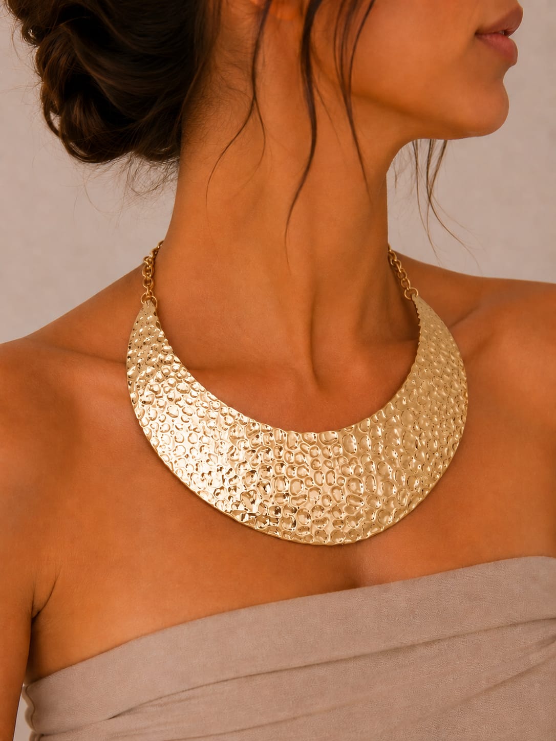 Chocker Golden