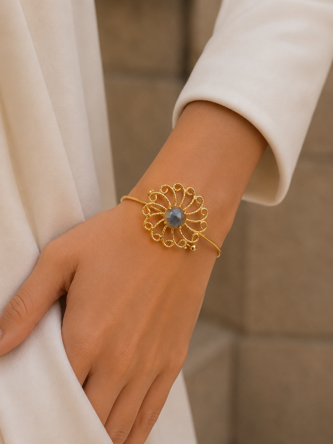 Brazalete Celeste Noa.