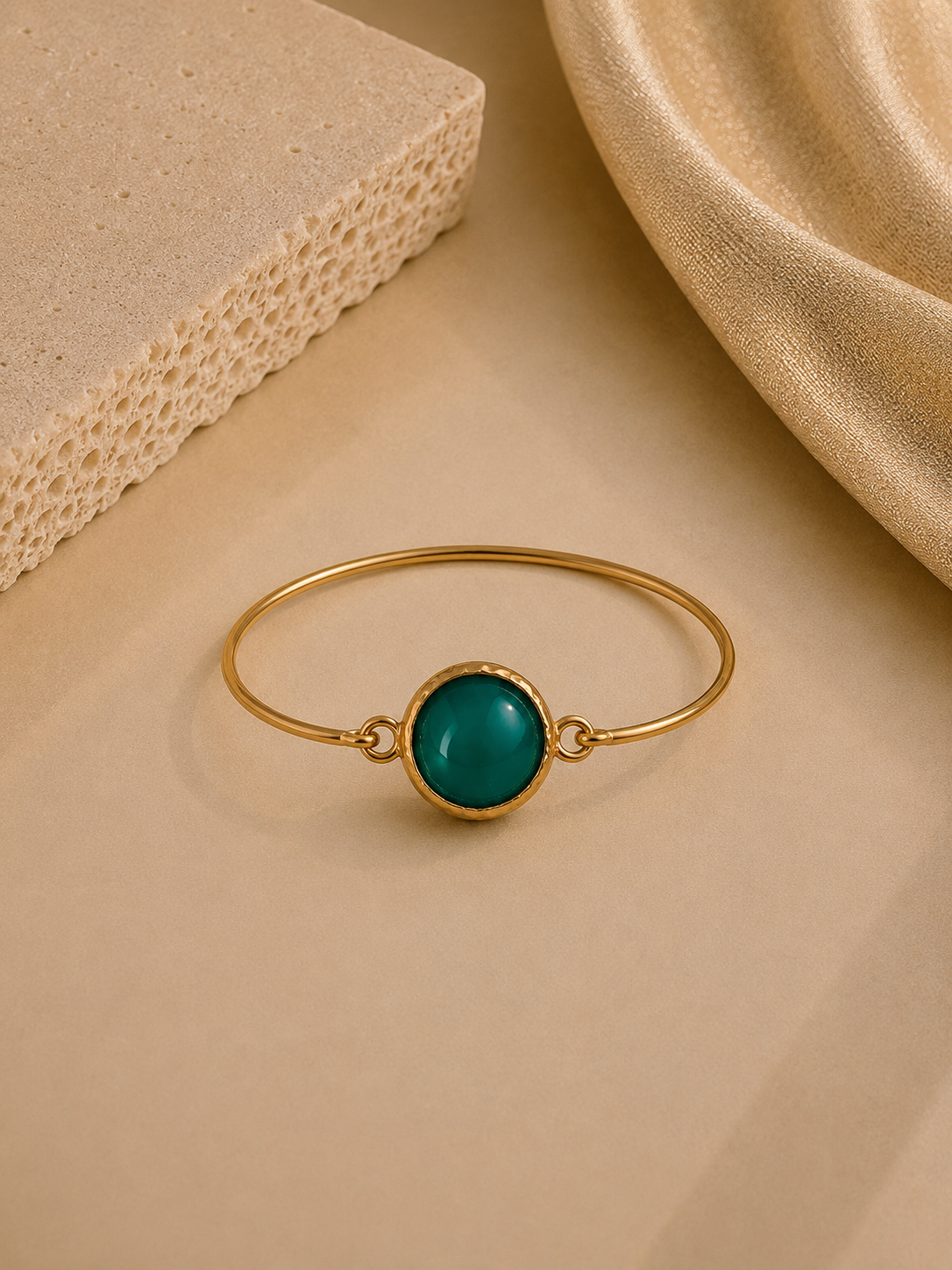 Brazalete Esmeria.