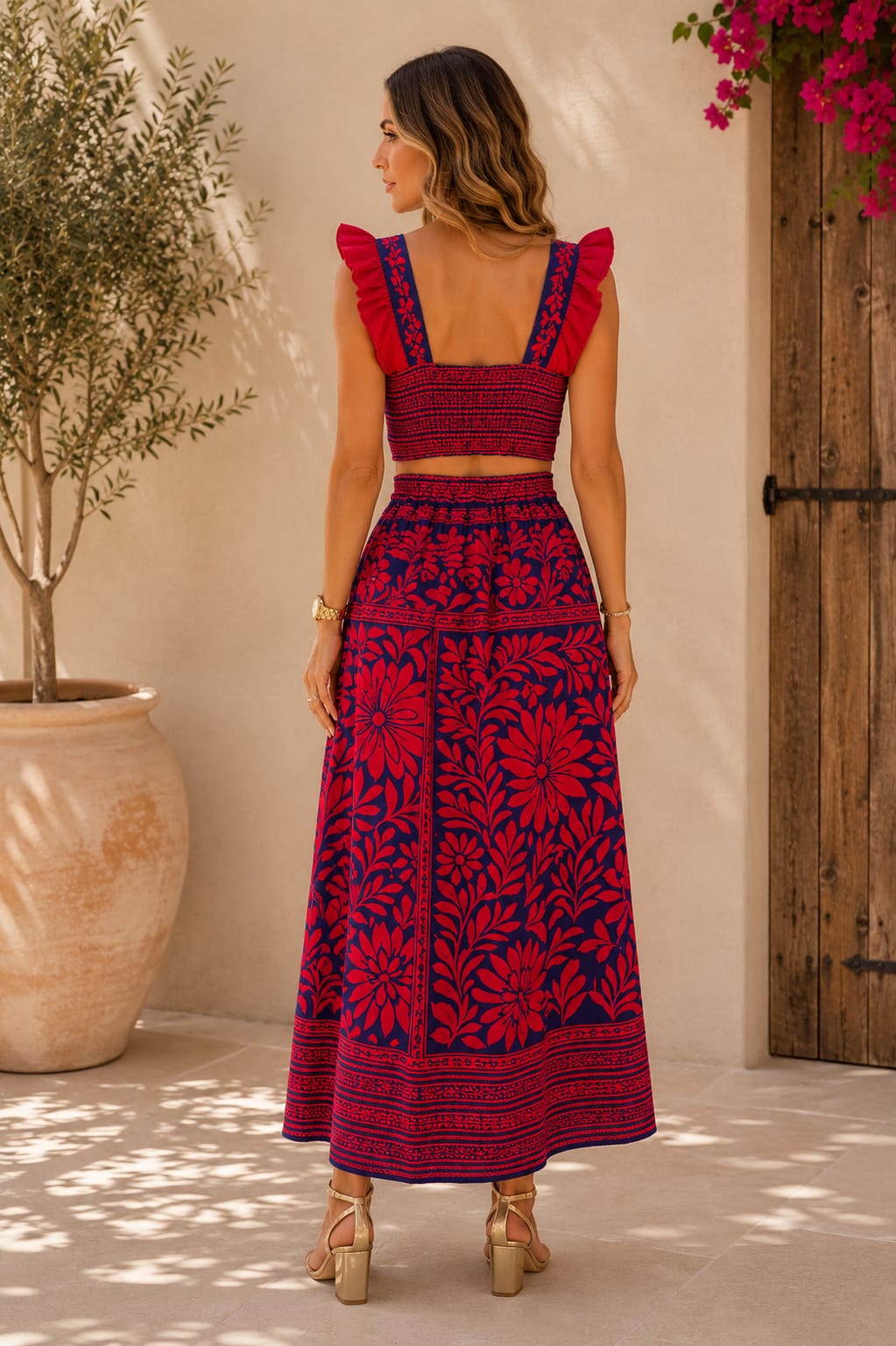 Conjunto Valentina Noir. Rojo y Morado.