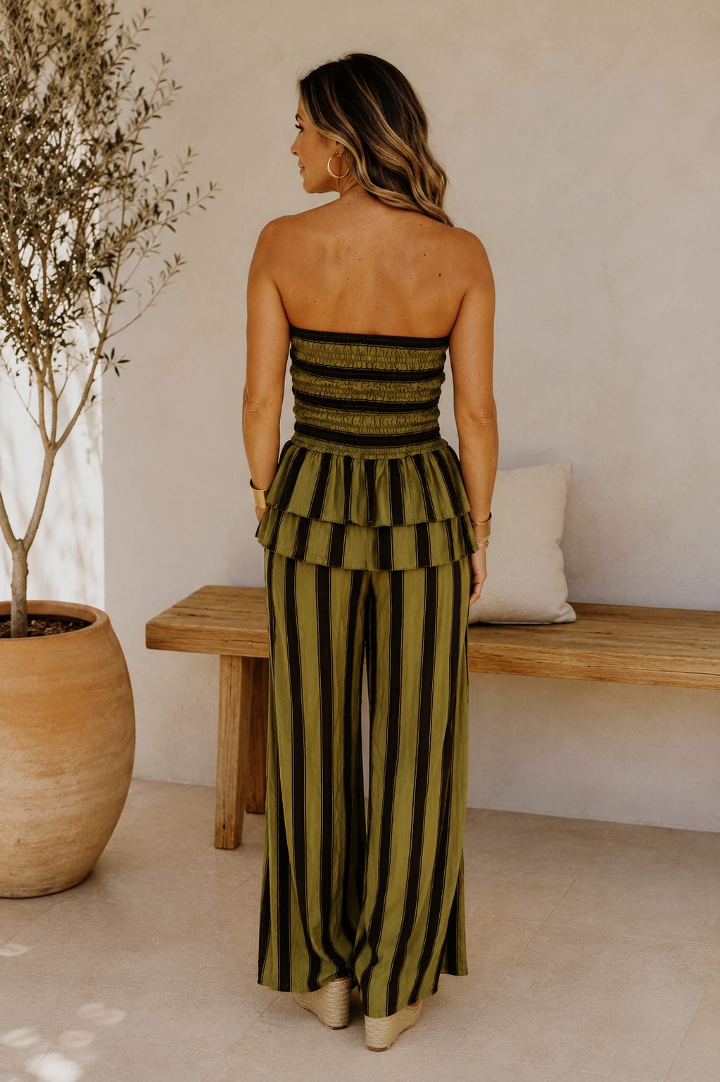 Conjunto Selva Chic. Pistacho y Marrón.