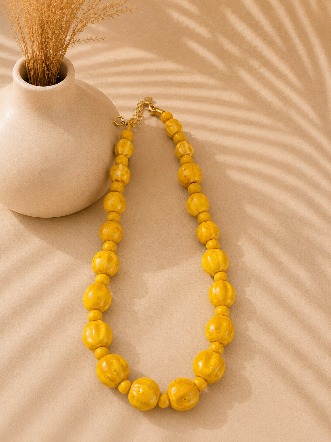 Collar Marea. Mostaza.