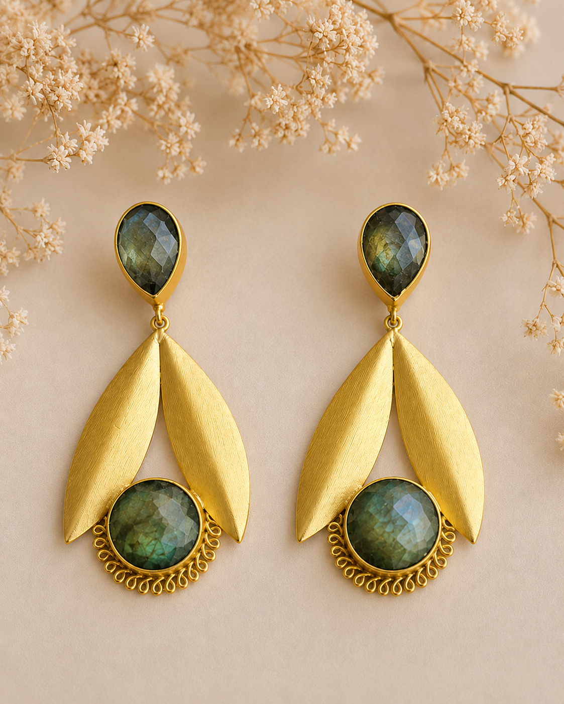 Pendientes Alma Dorada. Verde Intenso.