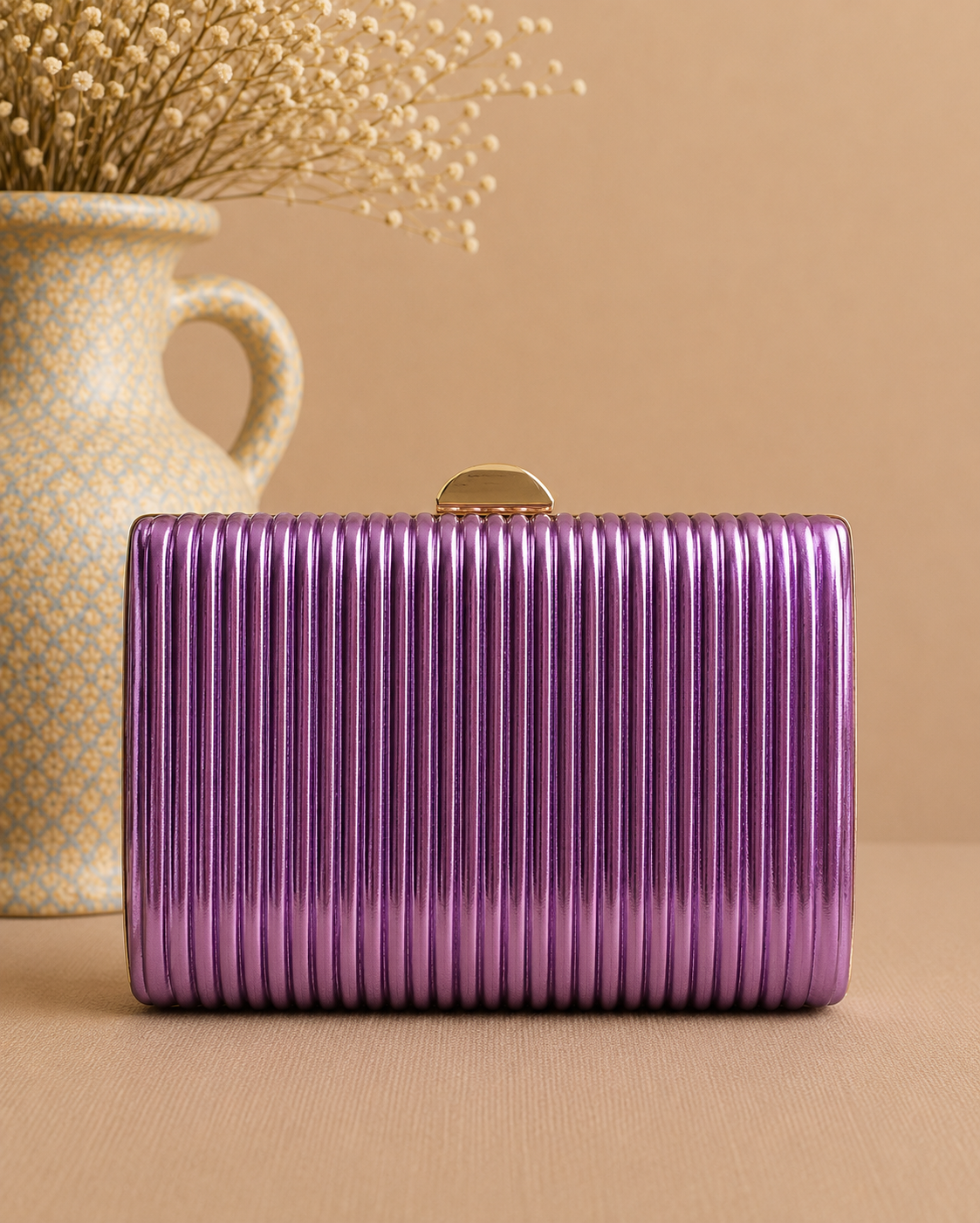 Clutch Amarante. Morado Orquídea.