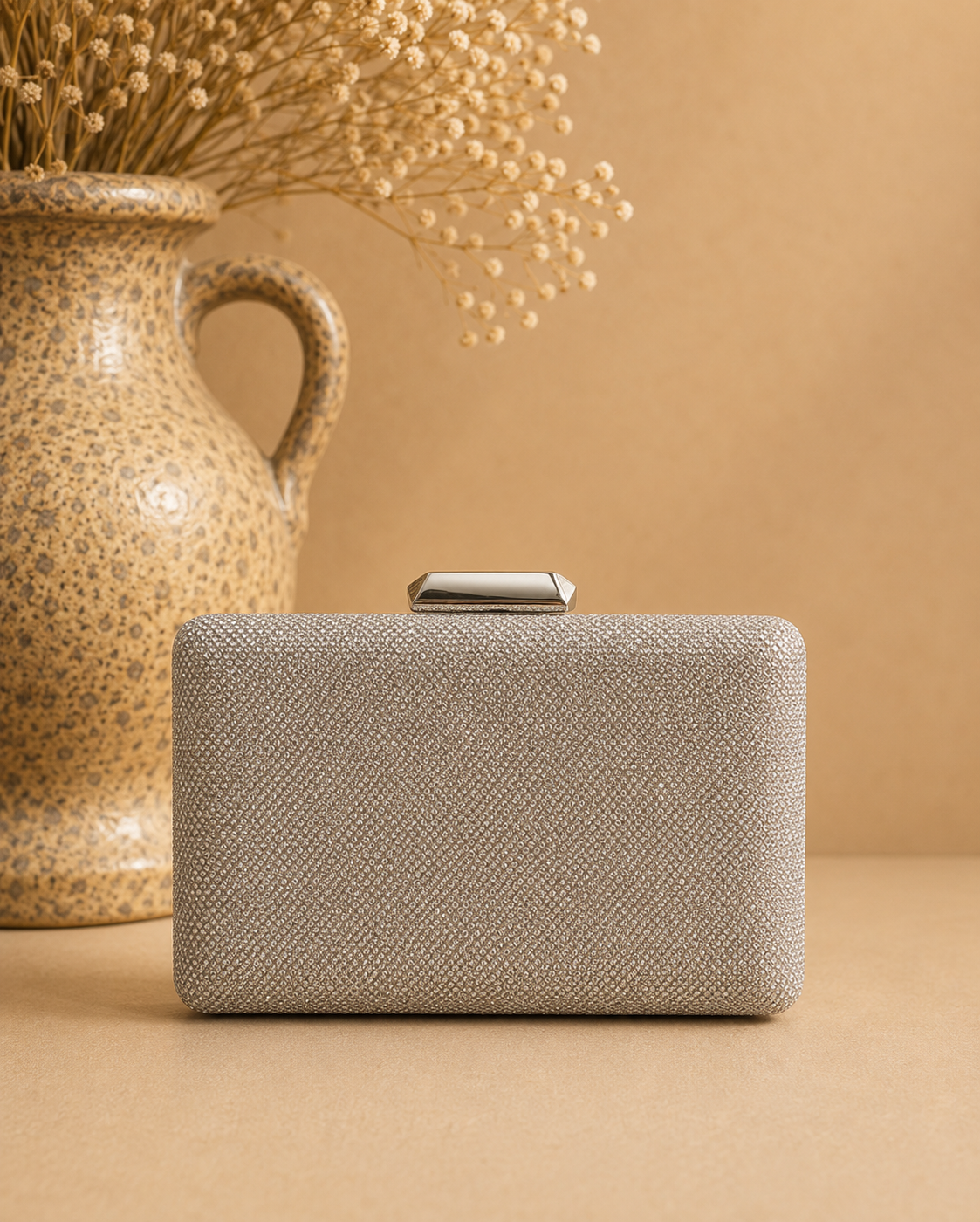 Clutch Muscat. Gris Plata.