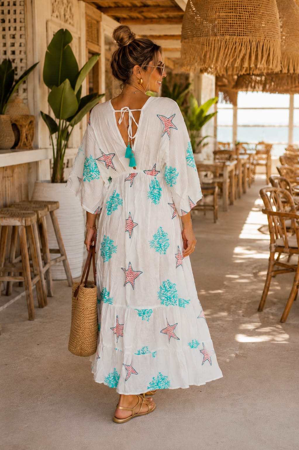 Vestido Mediterráneo. Blanco, Turquesa y Agua Coral.
