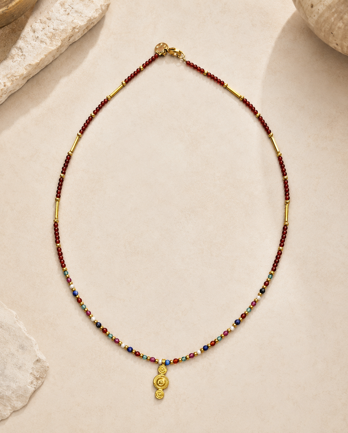 Collar Gadir.