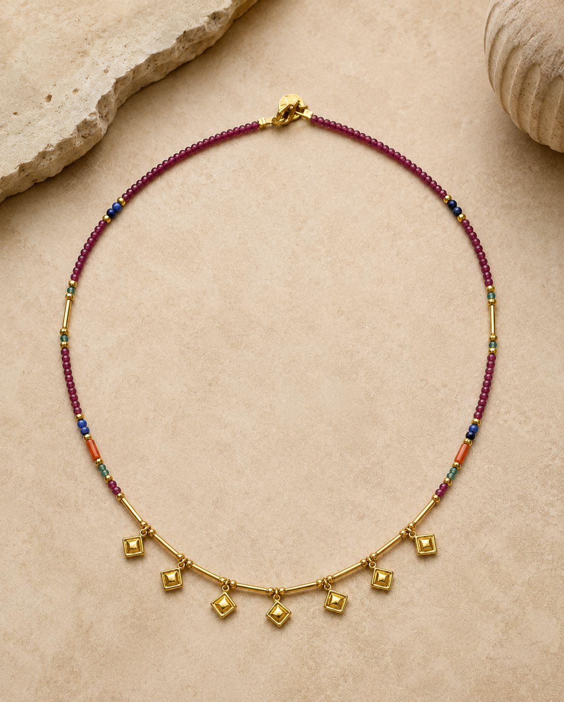 Collar Rombo Romano.