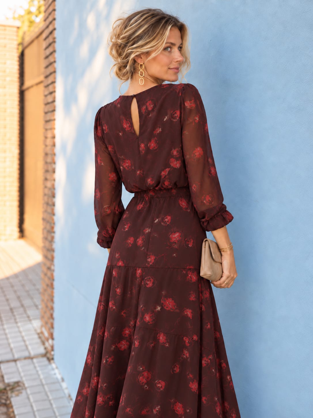 Vestido Nicolet Burdeos con Flores Coral.