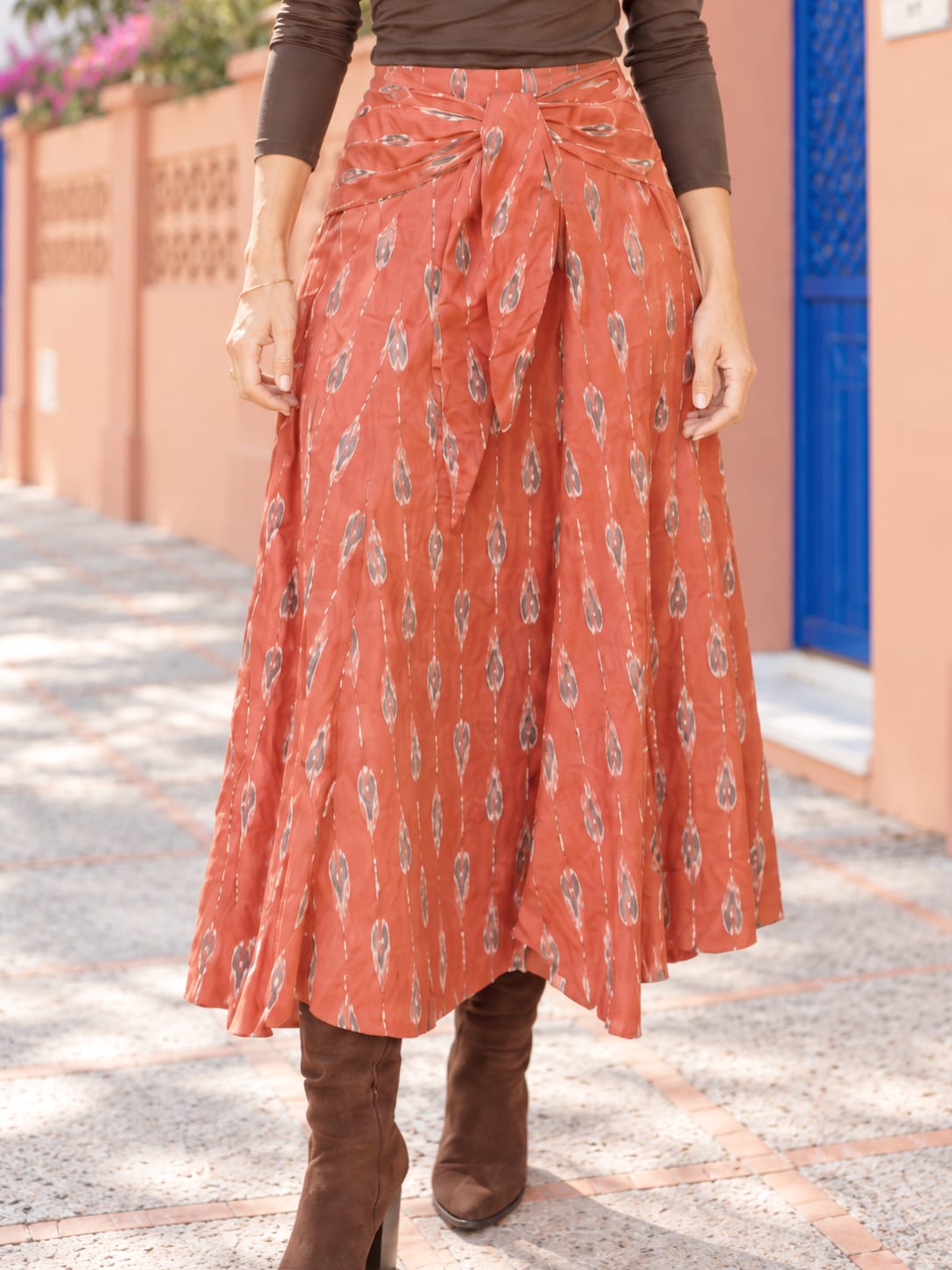 Falda Lazada Aurora. Terracota con estampado.