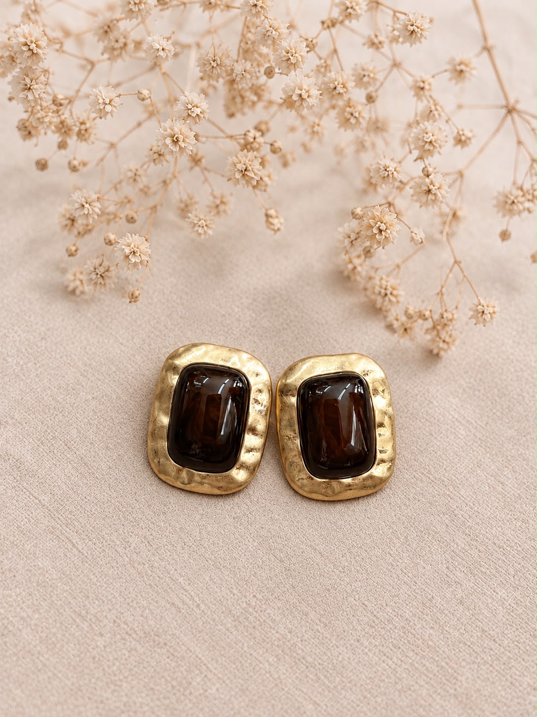 Pendientes Ginevra. Marrón Chocolate y Dorado envejecido.