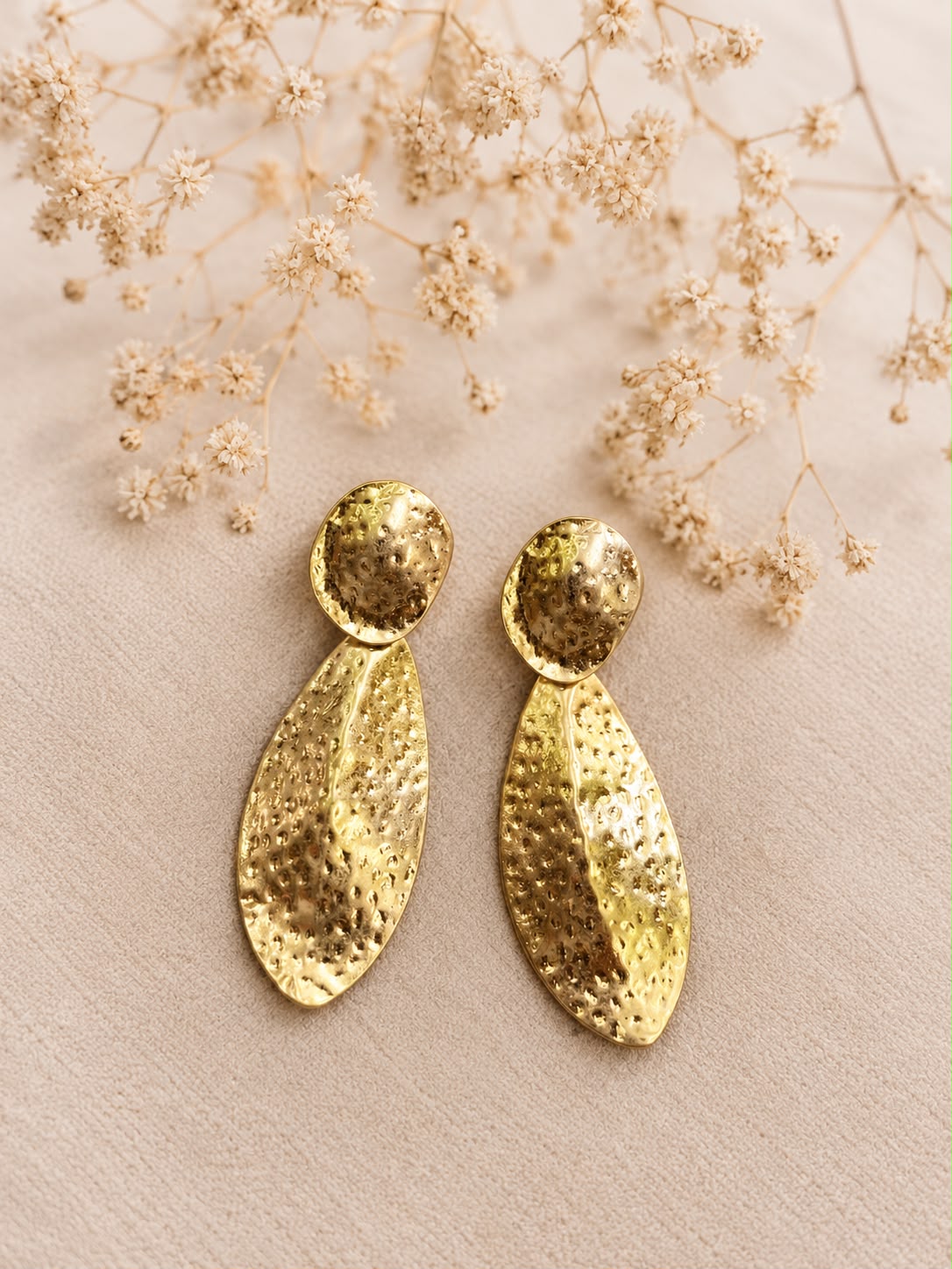 Pendientes Beatrice. Dorados.