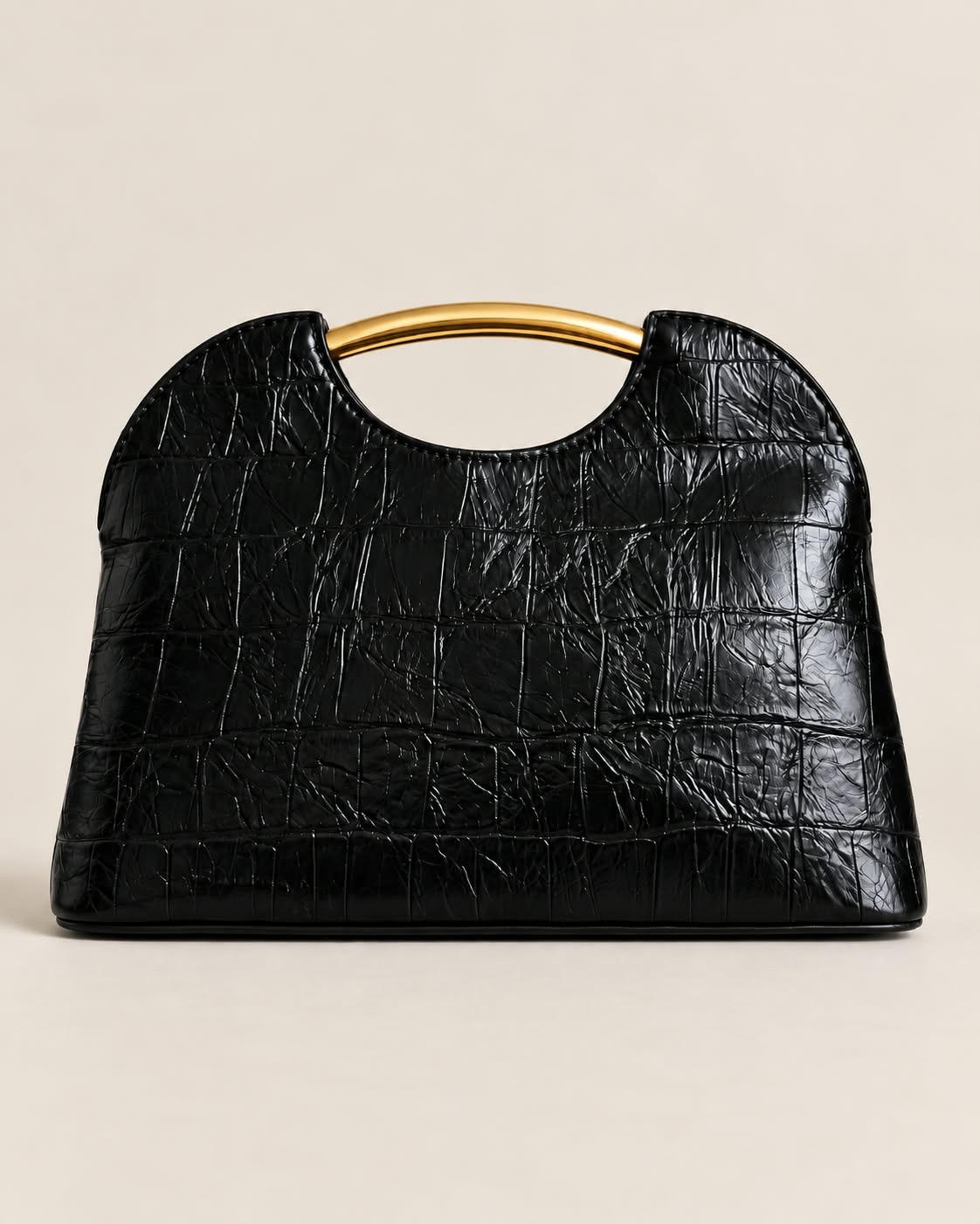 Bolso Giorgina. Negro con asa Dorada.