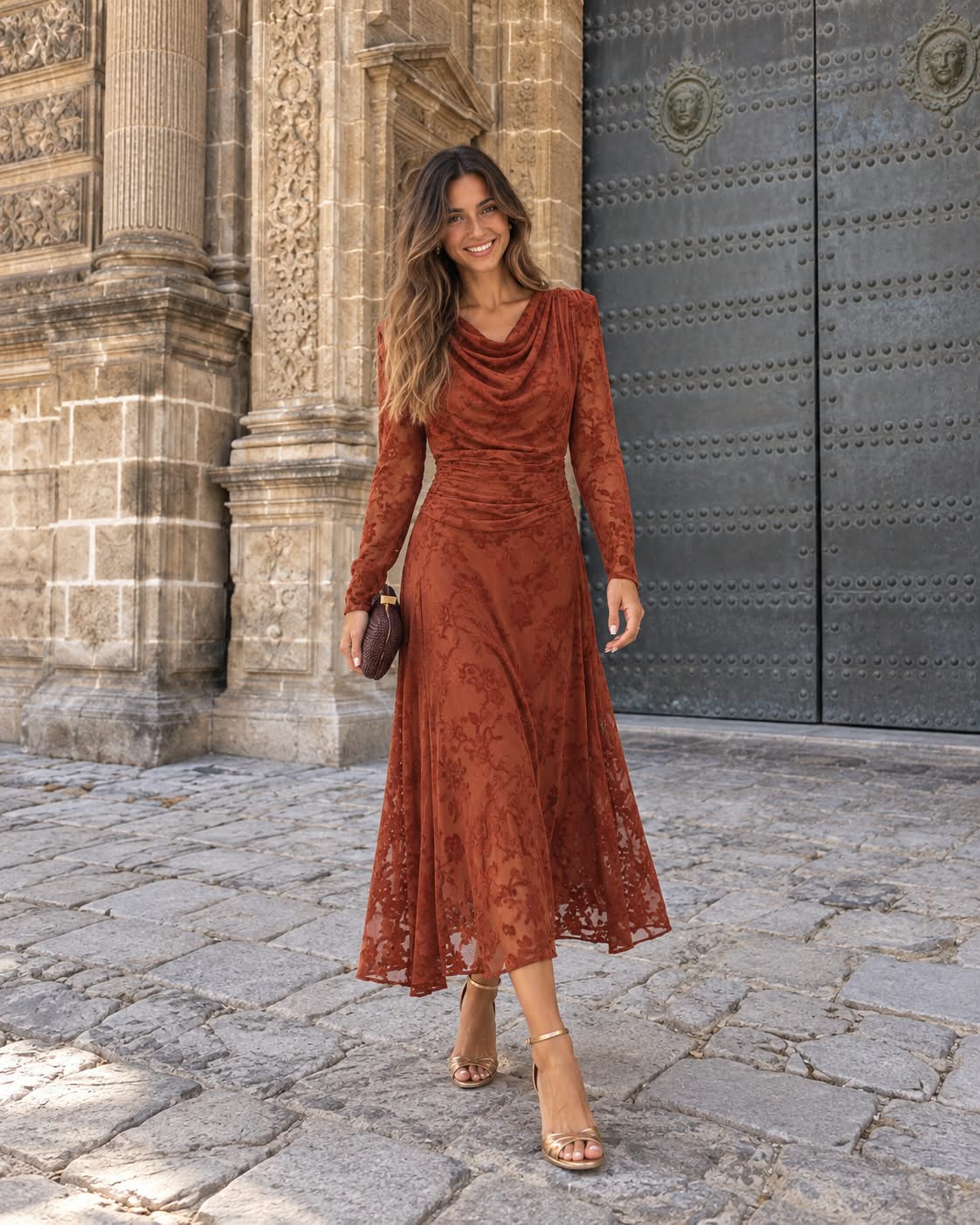Vestido Brocado Efecto Terciopelo Serena. Terracota.