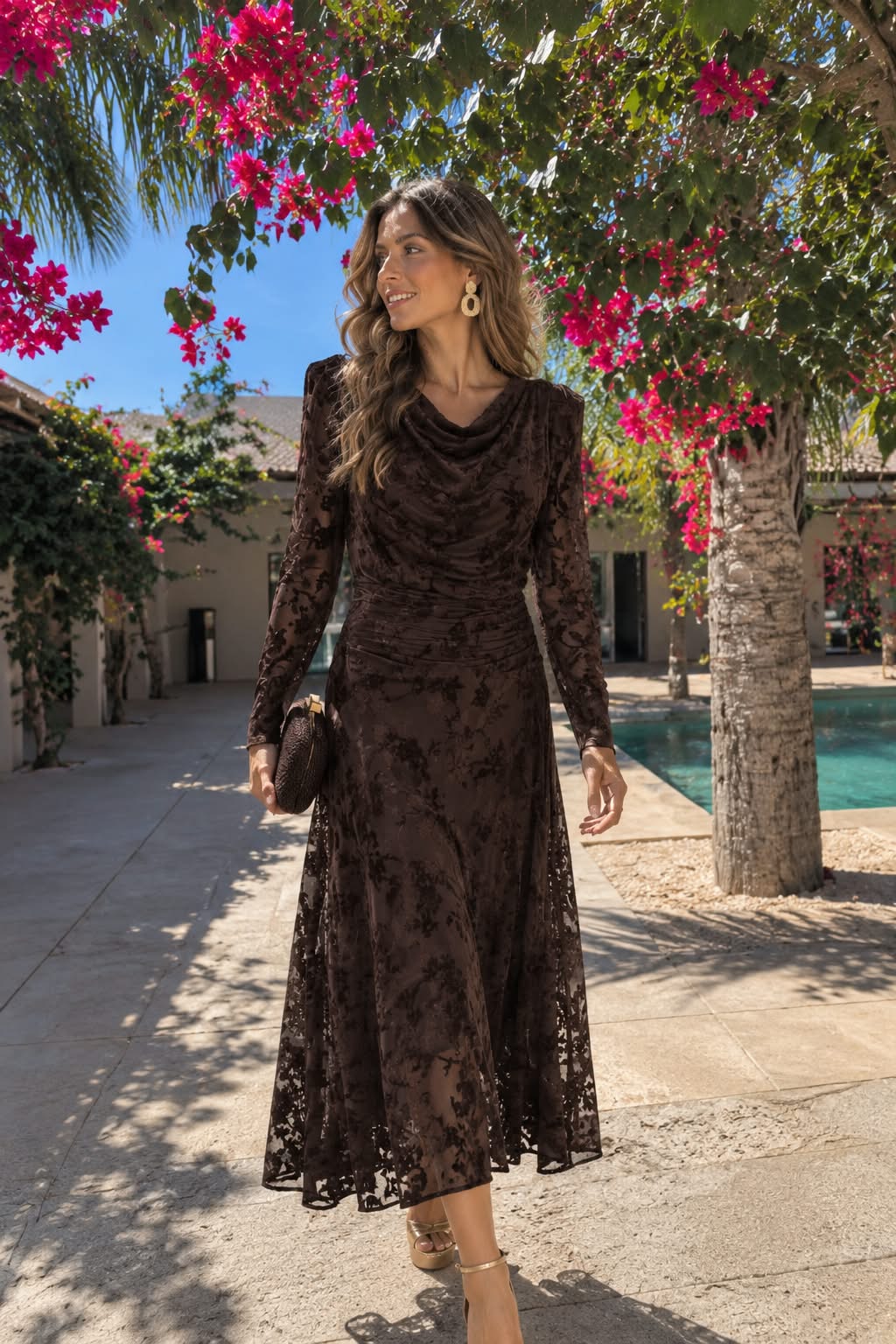 Vestido Brocado Efecto Terciopelo Serena. Marrón Chocolate.