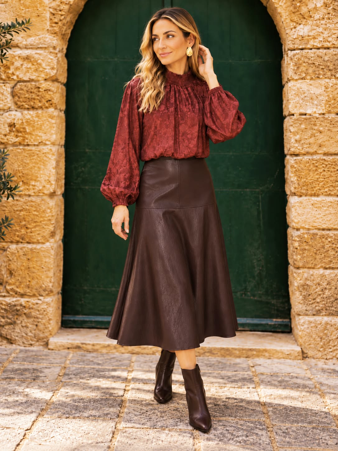 Blusa Gemma. Estampado animal print color Teja.